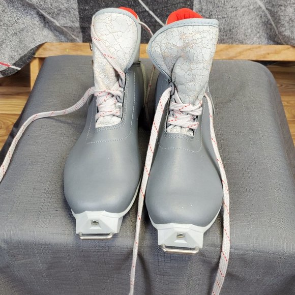 solomon Shoes - COPY - Vintage Solomon SR301 Cross County Skiing Shoes  size 41 US 8